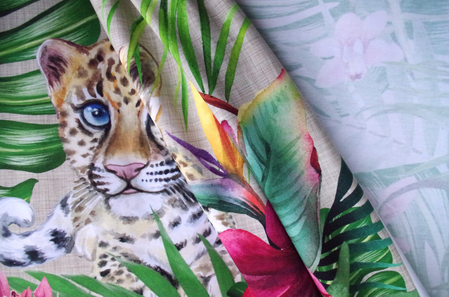 Stenzo 100% Cotton Oeko-Tex Fabric Panel - Cheetah and Zebra on Linen Background - 60" x 47"