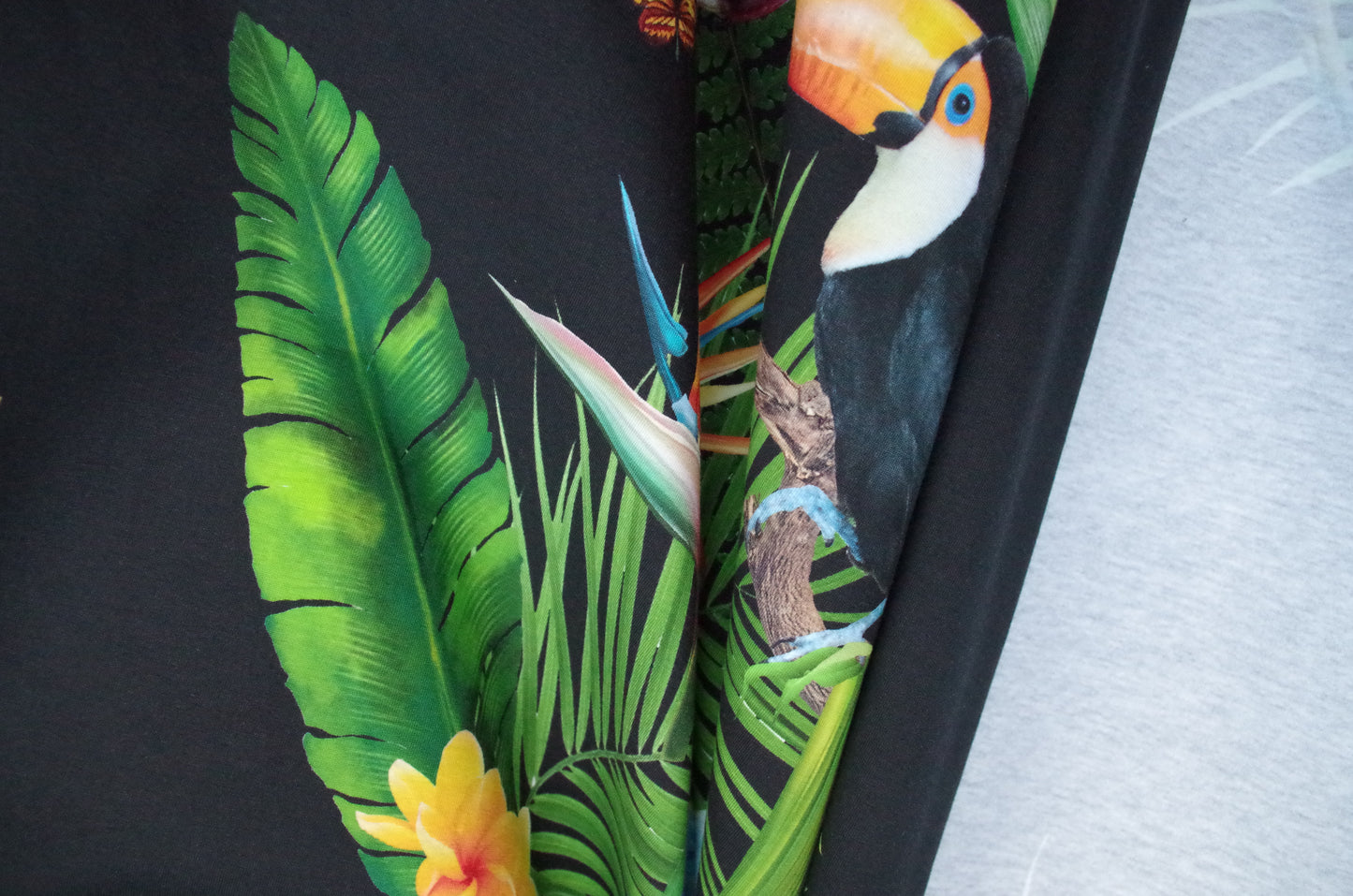Stenzo 100% Cotton Oeko-Tex Fabric Panel - Tropical Birds on Black Background - 60" x 47"