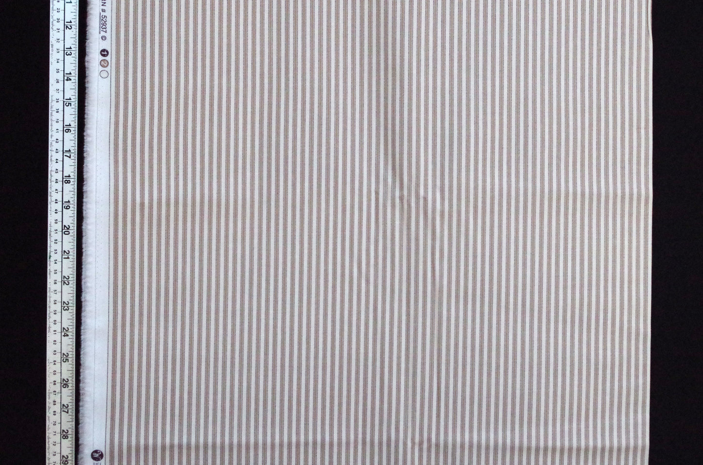 Qulting Cotton - Fat Quarter - Collums White