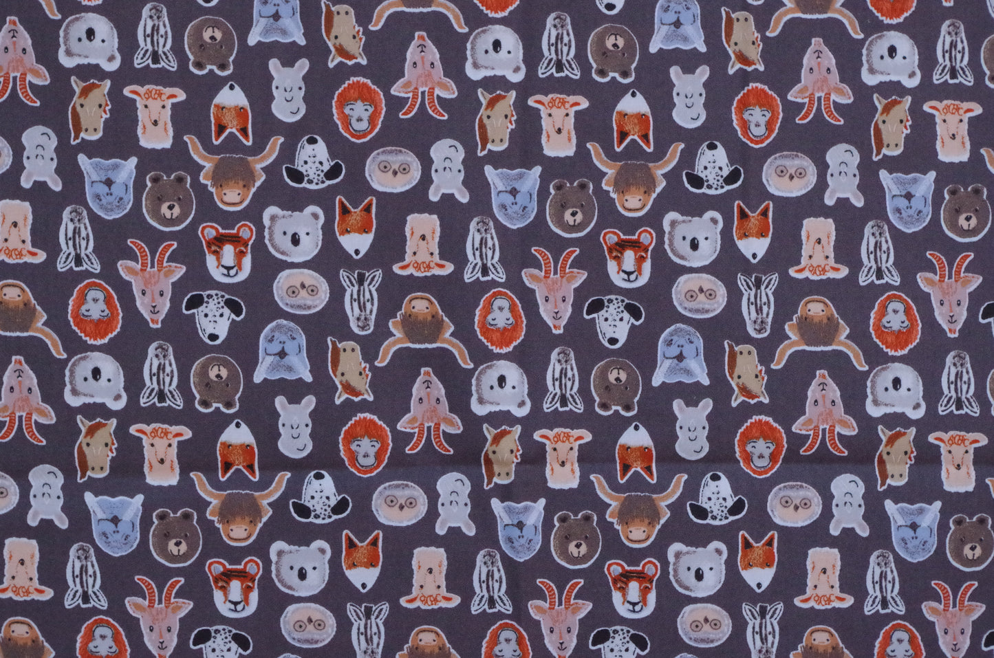 Qulting Cotton - Fat Quarter - Animals Dark Blue