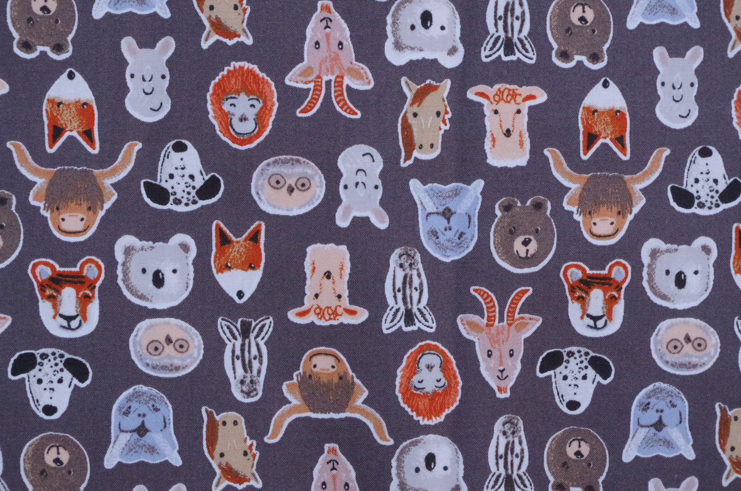 Qulting Cotton - Fat Quarter - Animals Dark Blue