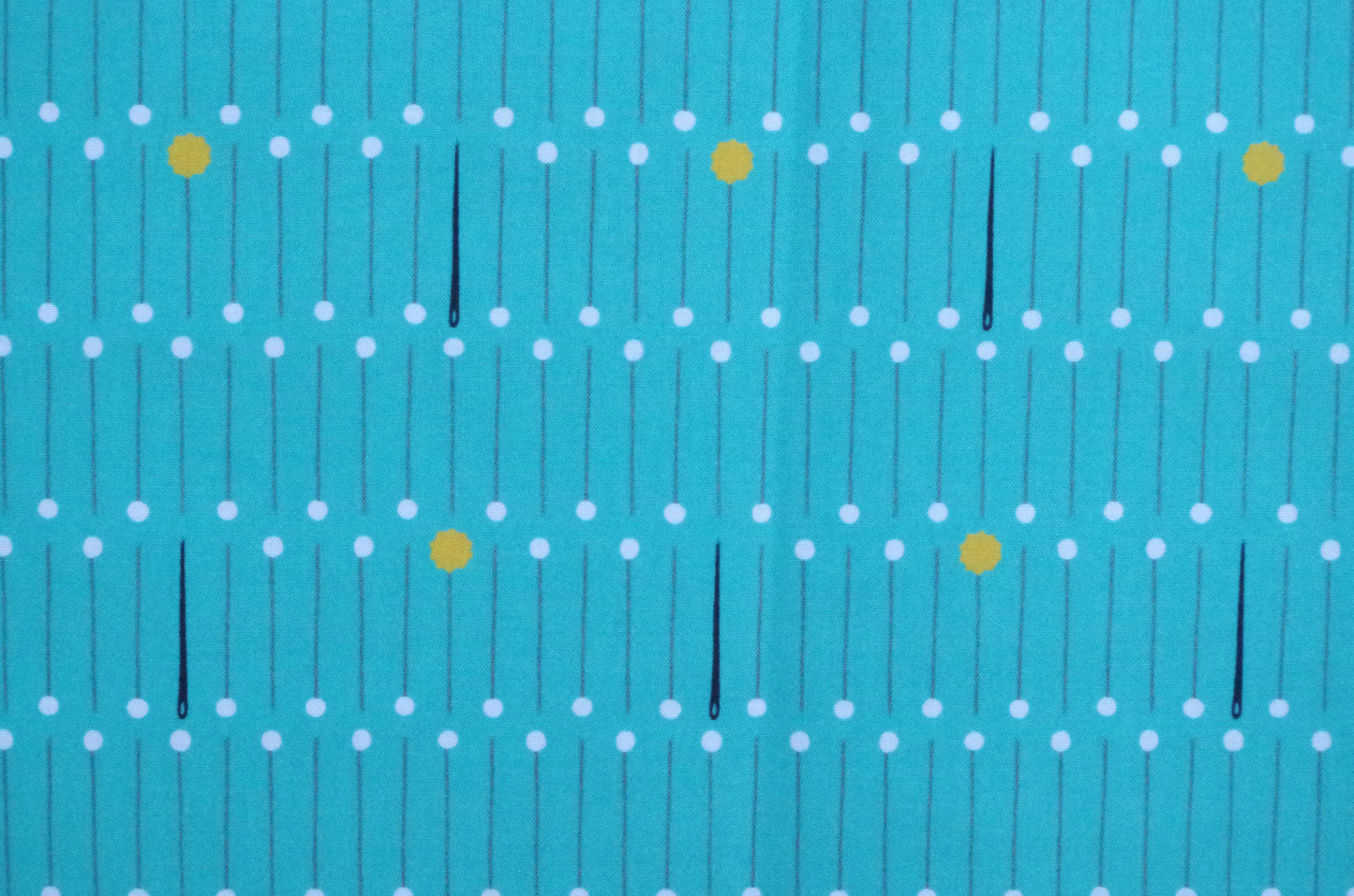 Qulting Cotton - Fat Quarter - Pins and Needles Blue