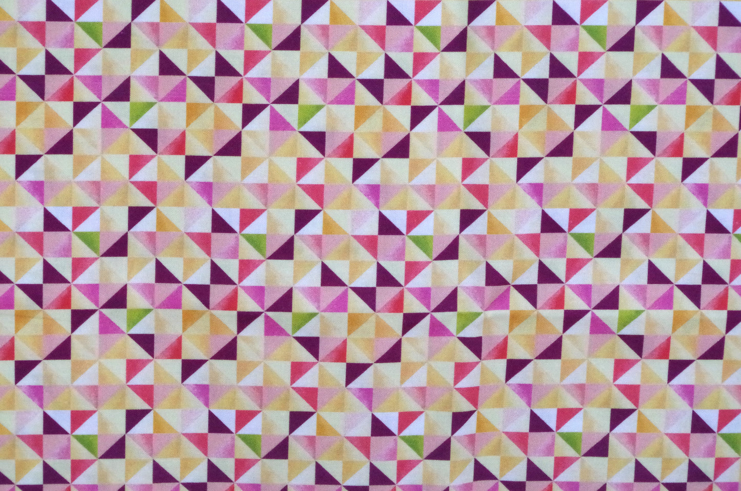 Qulting Cotton - Fat Quarter - Triangles