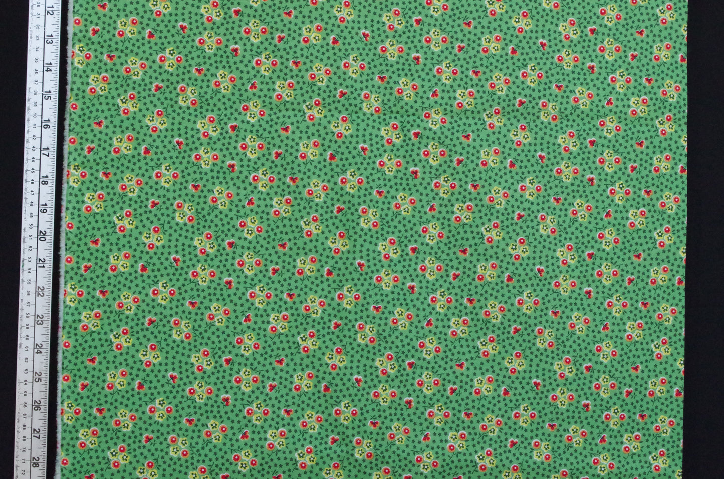 Qulting Cotton - Fat Quarter - Flowers Green
