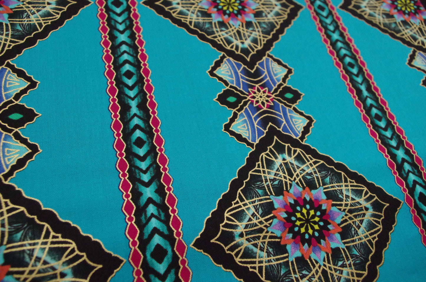 Quilting cotton - Turquoise Diamonds