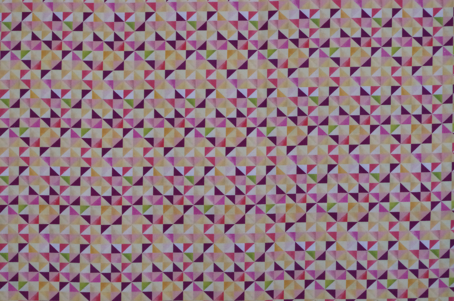 Qulting Cotton - Fat Quarter - Triangles