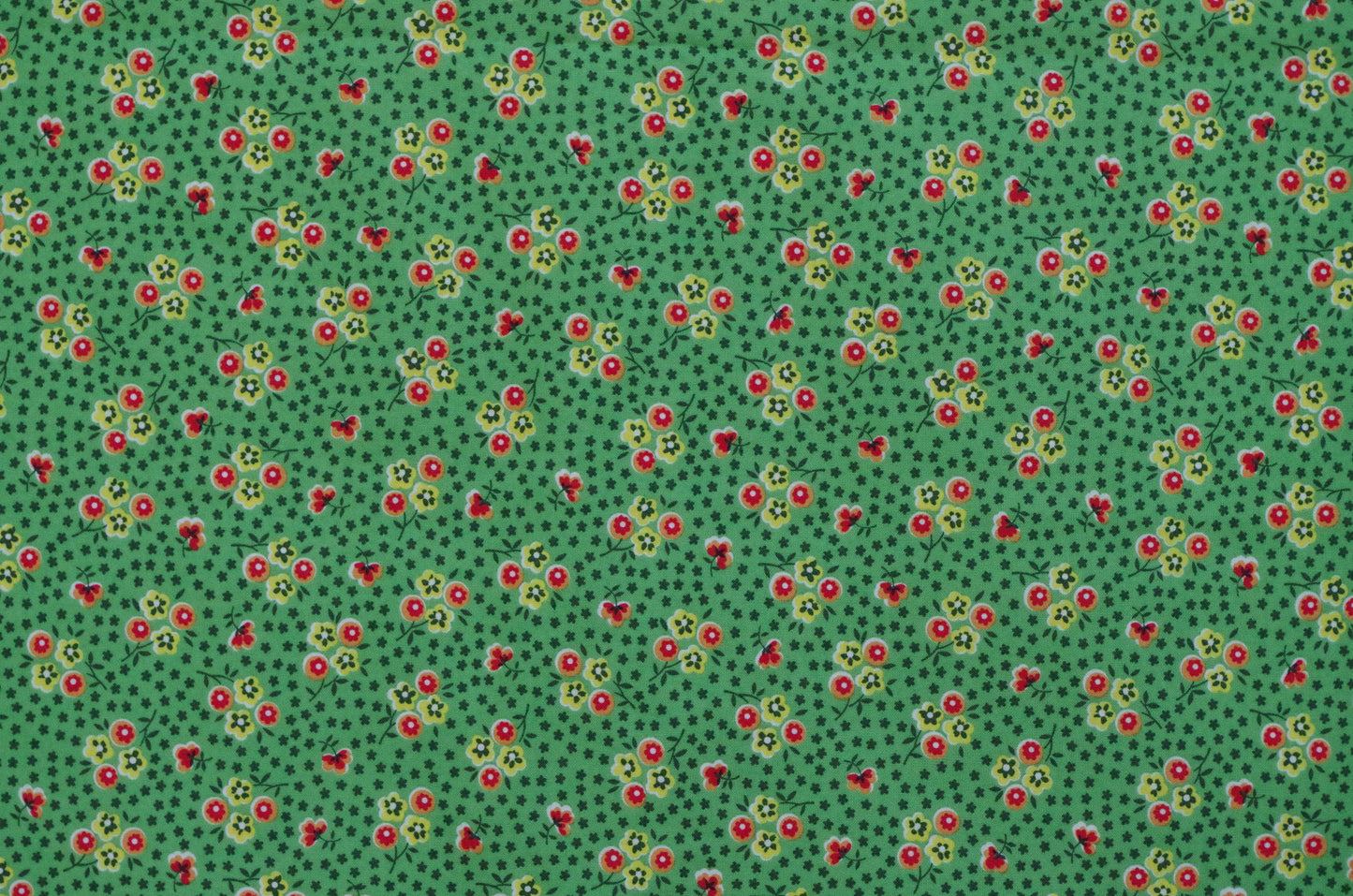 Qulting Cotton - Fat Quarter - Flowers Green